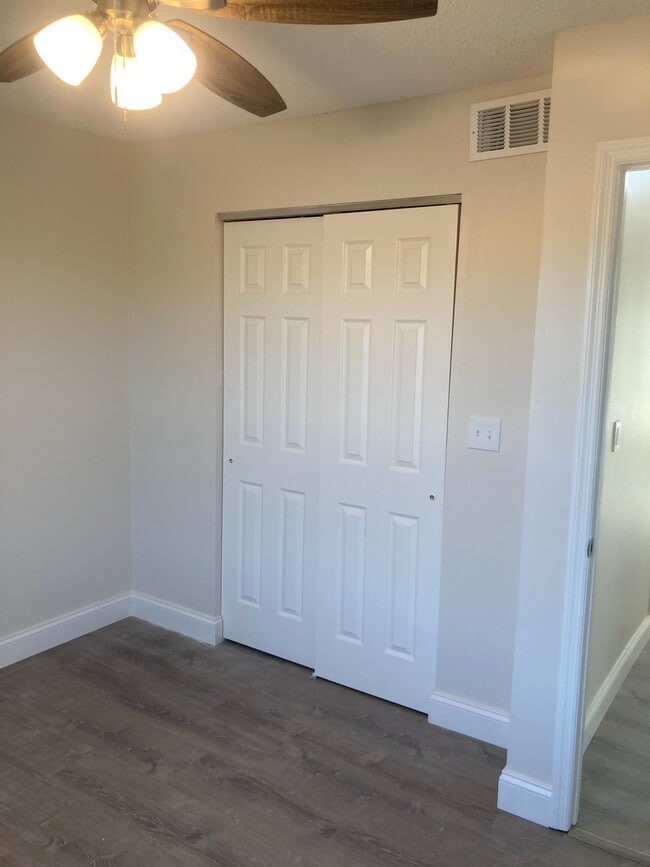 Building Photo - 6 Ram Ct