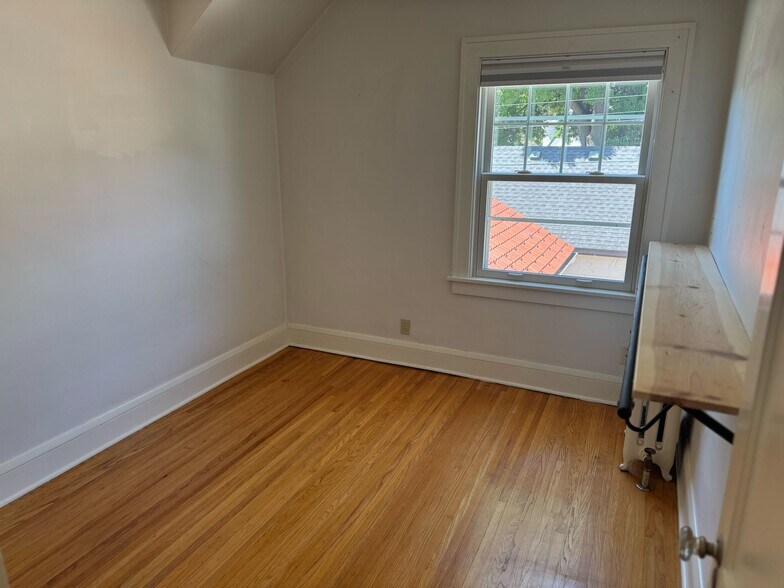 Building Photo - 4942 Lyndale Ave S