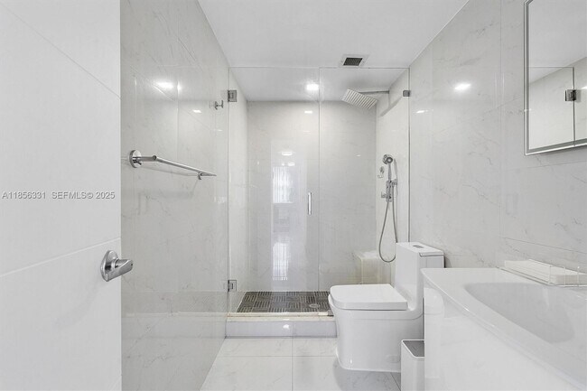 Building Photo - 1980 S Ocean Dr