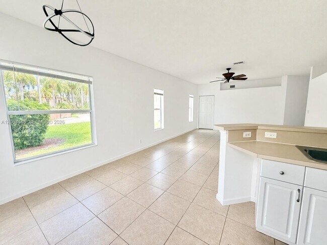 Building Photo - 12572 Shoreline Dr