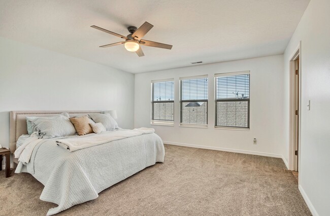 Building Photo - 1233 Firefly Dr