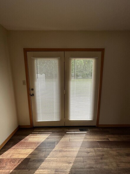 Building Photo - 350 N 100 E