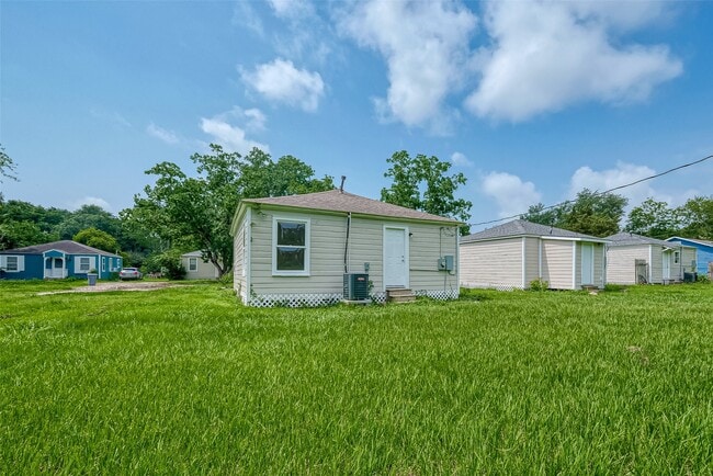 Building Photo - 4 Jennische St