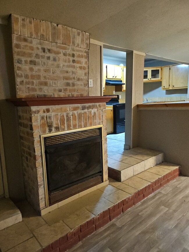 Building Photo - Rent Ready!