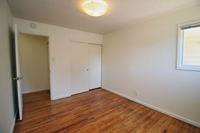 Building Photo - 2208-2208 NE 80th Ave