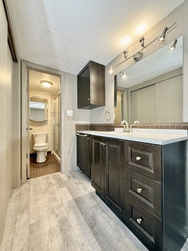 Building Photo - 785 S Village Dr