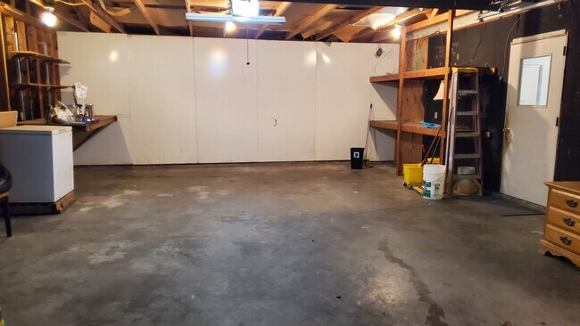 Building Photo - 207 Pleasant Ave
