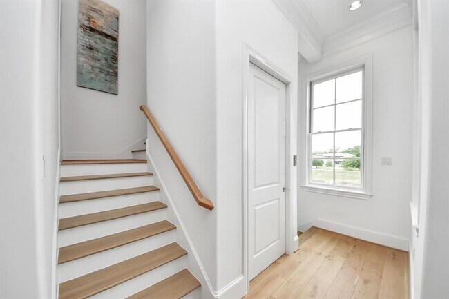 Building Photo - 3828 Glen Arbor Dr