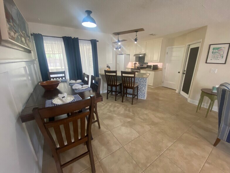 View to lichen from dining area. - 648 Glenview Dr