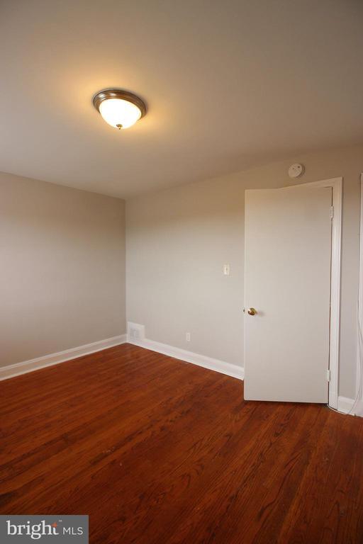 Building Photo - 529 Parksley Ave