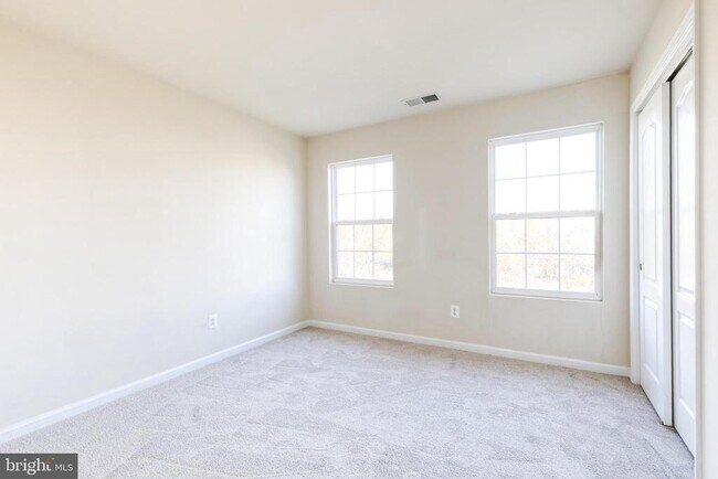 Building Photo - 23216 Observation Dr