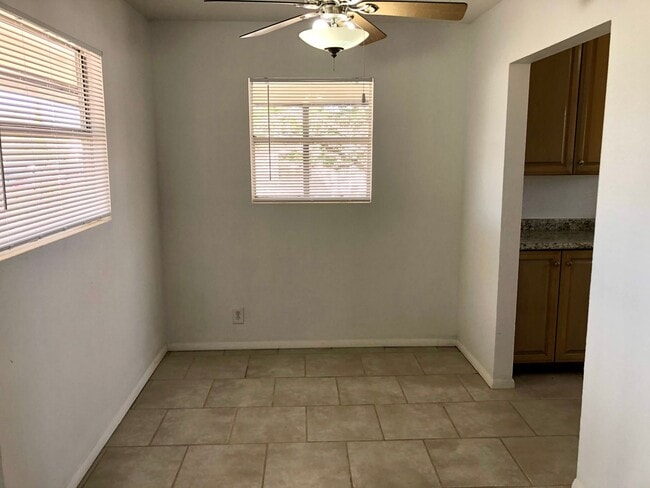 Building Photo - Cute 3 Bedroom Home on Large Fully Fenced Lot!