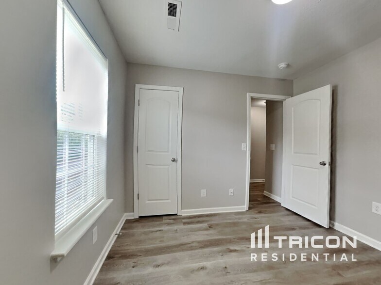 Building Photo - 1609 Brownairs Ln