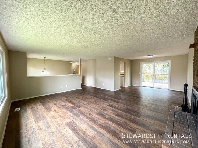 Building Photo - 3620 SE 36th Cir