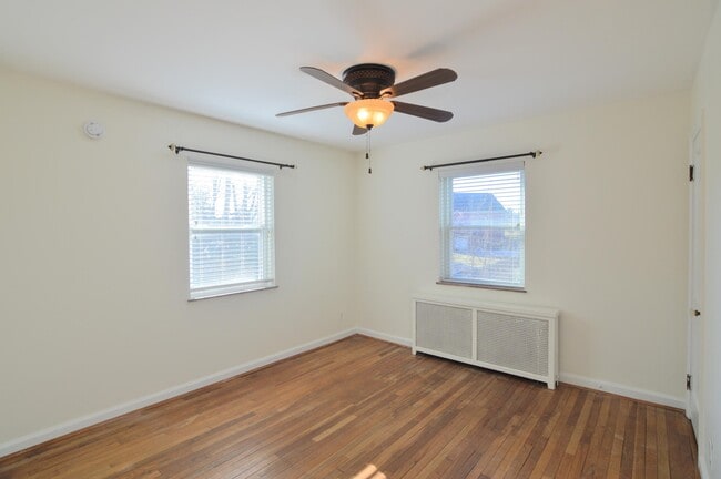 Building Photo - 27 Sunnymede Dr