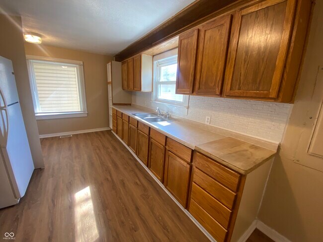 Building Photo - 1745 N Lesley Ave