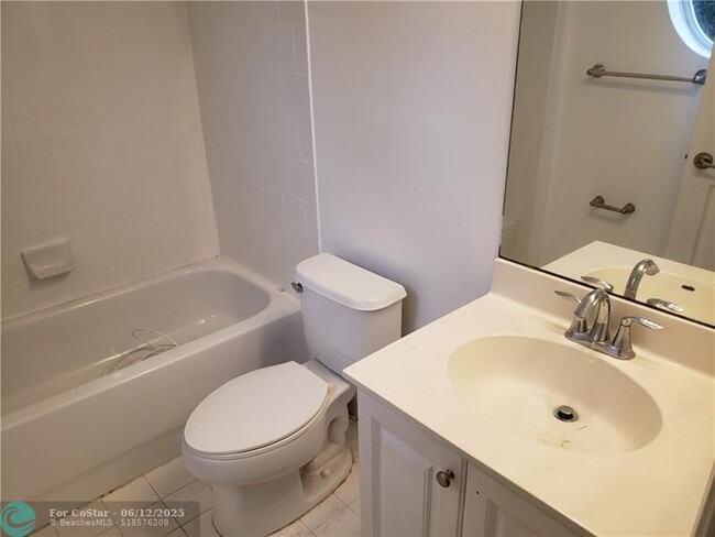 Building Photo - 2751 SW 120th Terrace