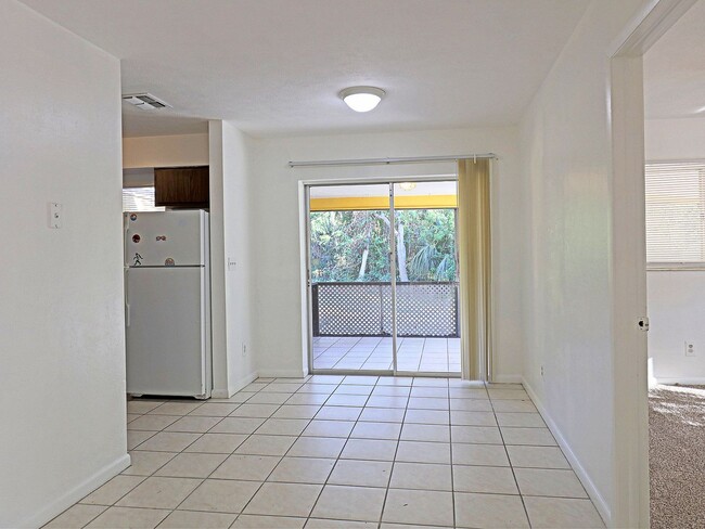 Building Photo - Duplex Cape Coral 905