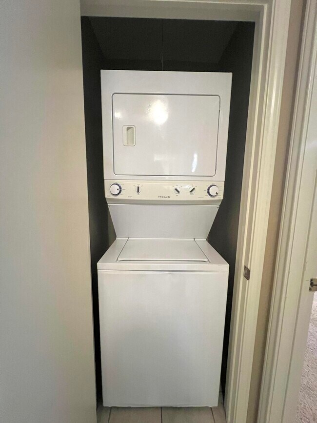 Building Photo - 5702 Brownfield Dr