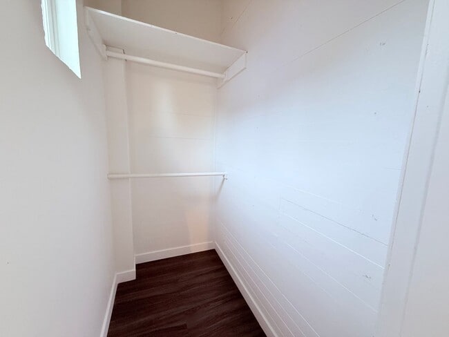 Building Photo - Charming 4BR with Modern Updates & Large Fenced Yard in SE Portland!