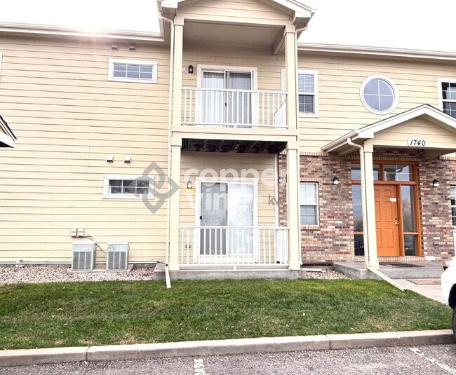 Building Photo - 1740 W 53rd Dr