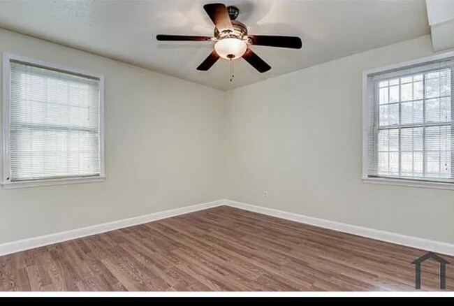 Building Photo - Newly Renovated 2 bedroom Unit for Rent!!