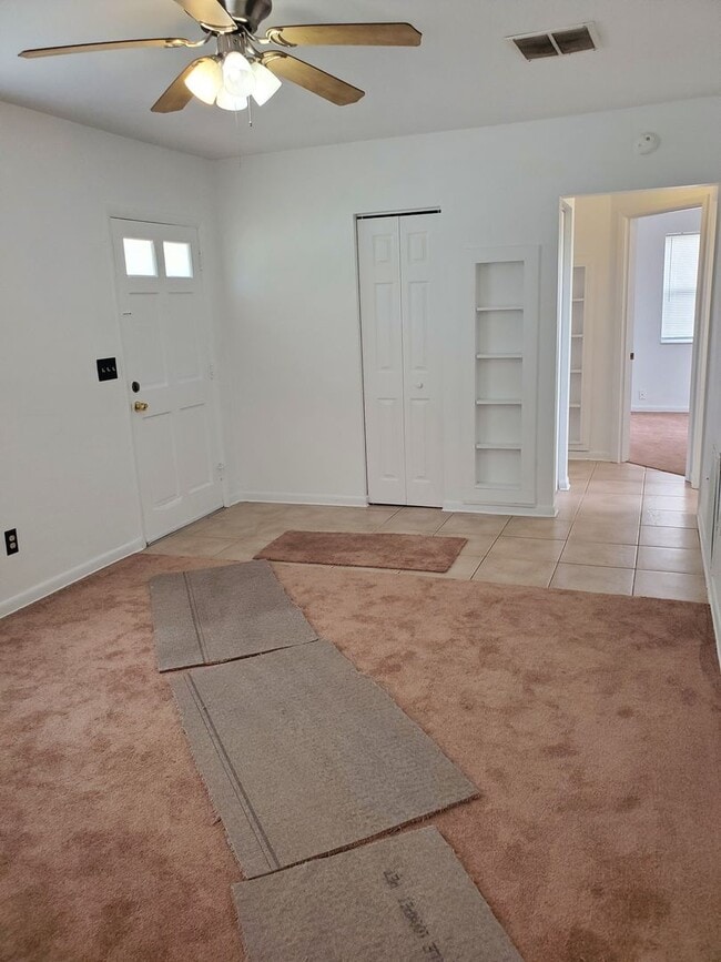 Building Photo - Clean & Cozy 2 Bedroom Home