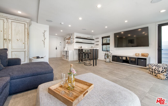 Building Photo - 5317 Pacific Ave