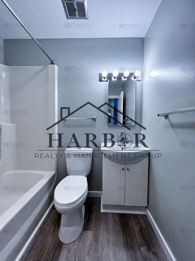 Building Photo - Renovated 1 Bedroom 1 Bath - SPECIAL: Lower rent for a 6 month Lease