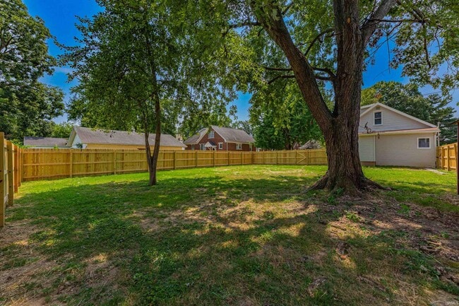 Building Photo - 2200 Vogel Rd