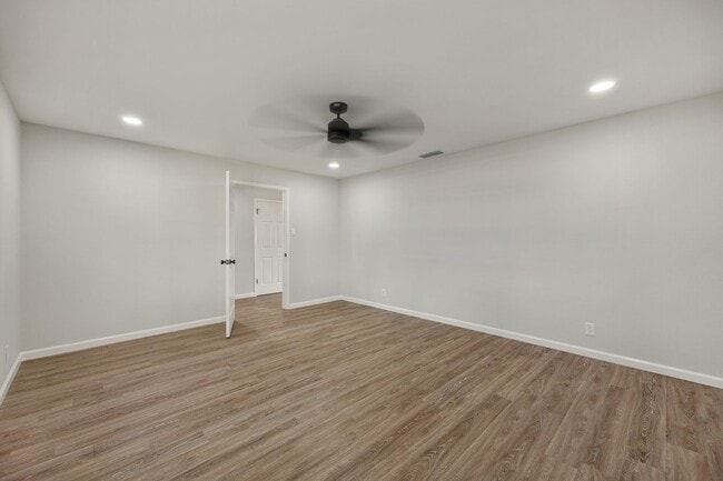 Building Photo - Completely Remodeled Four Bedroom