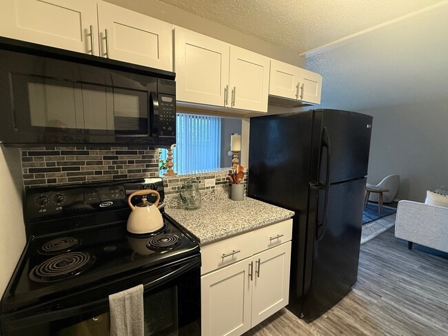Kitchen - Parc At 21st