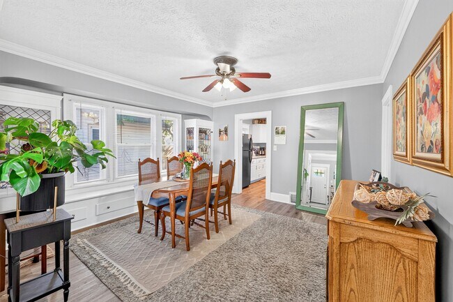 Building Photo - 2148 Bunts Rd