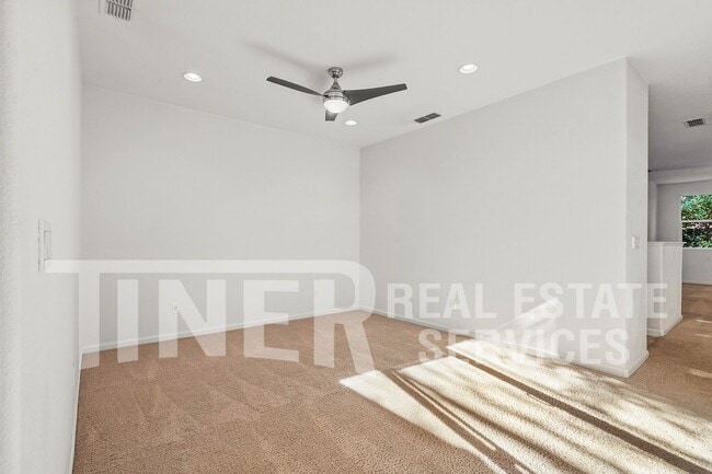 Building Photo - 7449 Thalia Ct