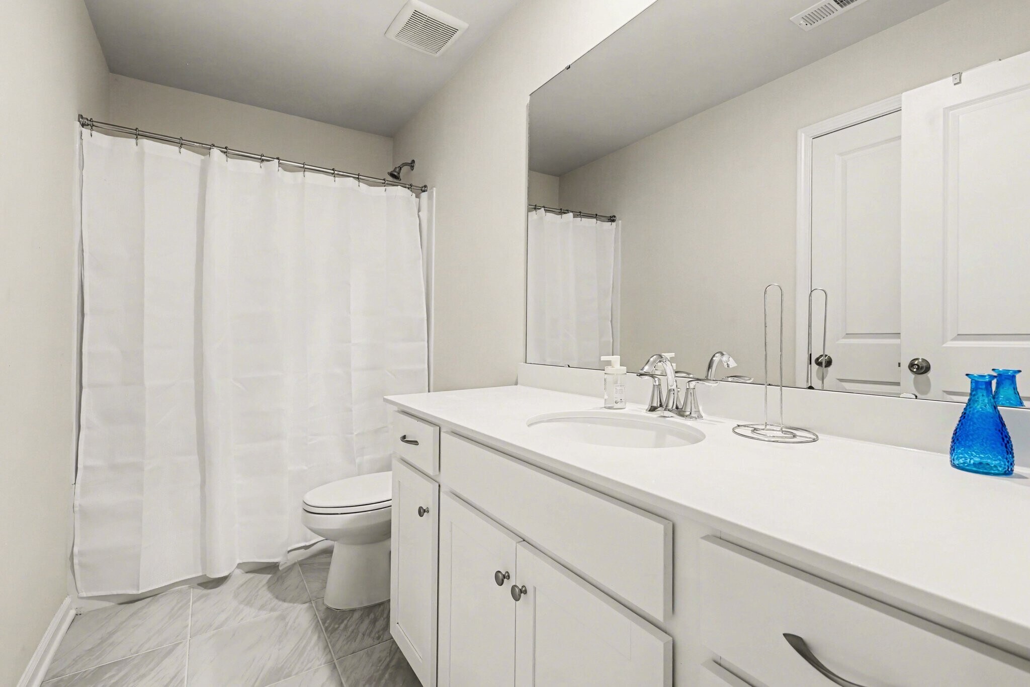 Building Photo - 15216 Lake Ridge Rd