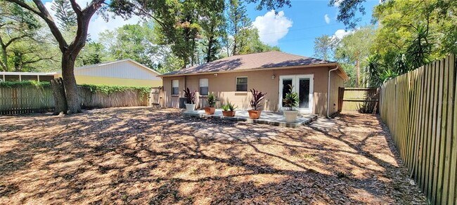 Building Photo - 3214 W Van Buren Dr