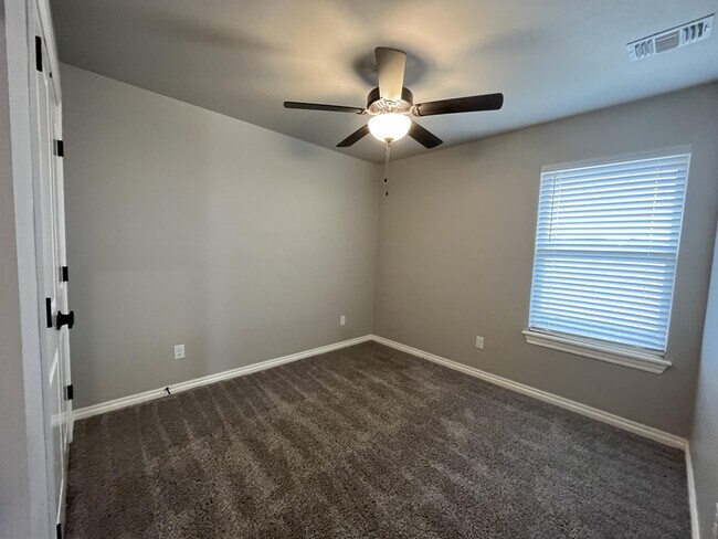 Building Photo - 3309 Welling Rd