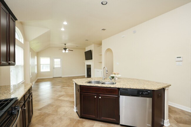 Building Photo - 9960 Golden Field Ln