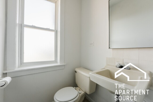 Building Photo - 2659 N Spaulding Ave