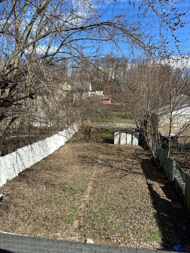 Building Photo - 2 Bedroom 1 Bath House