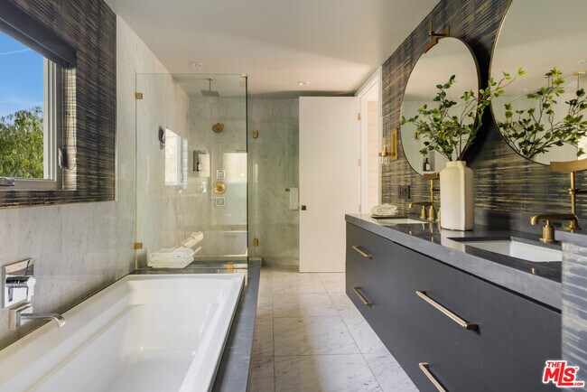 Building Photo - 9318 Warbler Way