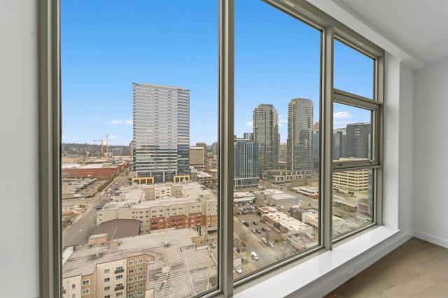 Building Photo - 2 bedroom in Bellevue WA 98004