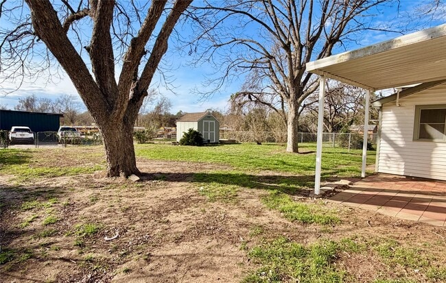 Building Photo - 1104 Marie St