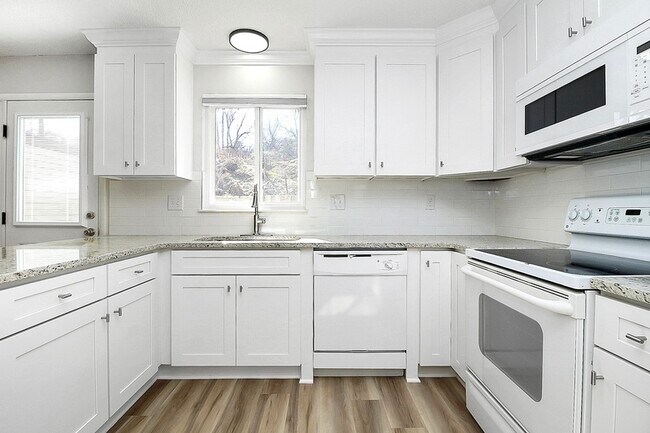 Building Photo - 1524 Waybridge Ln