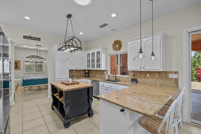 Building Photo - 15830 Rawhide Ln