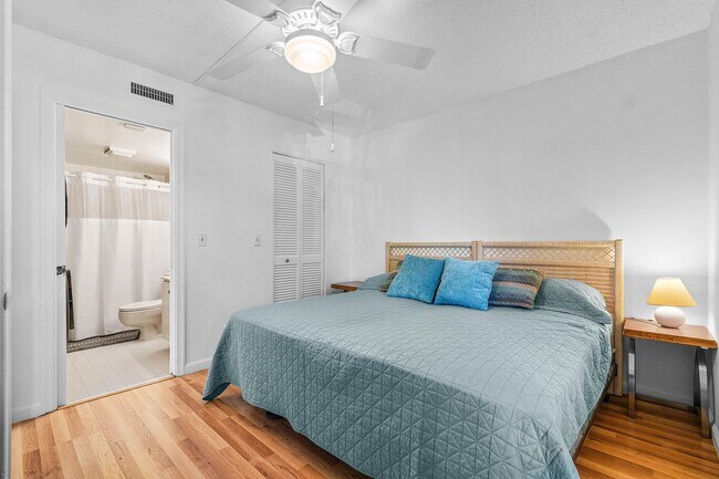 Building Photo - 10110 Cedar Point Blvd