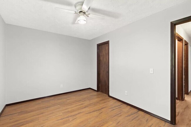 Building Photo - 3642 S Farm Rd 135