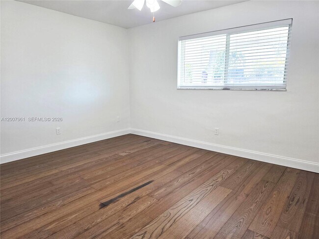 Building Photo - 2111 N 26th Ave