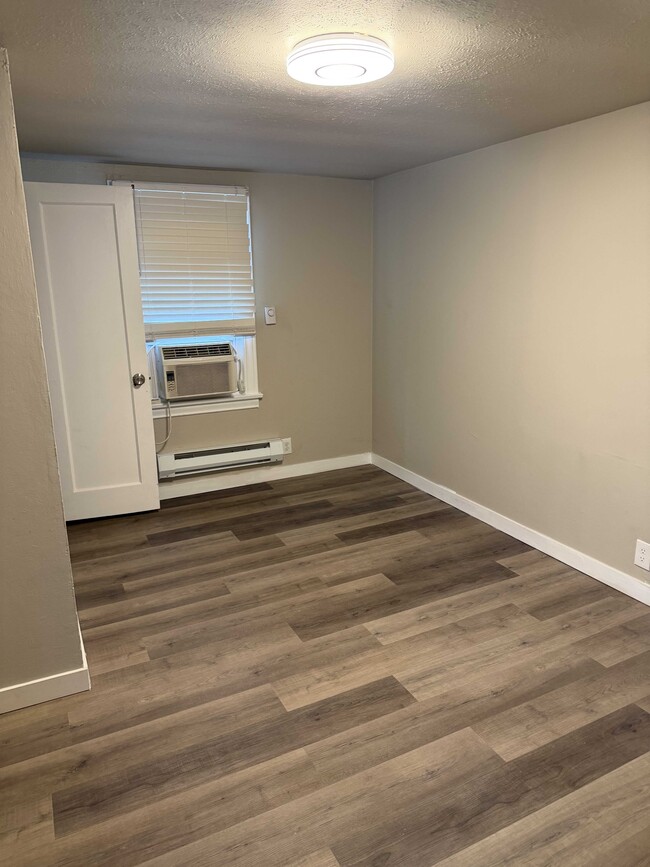 Building Photo - 1615 SW 110th St