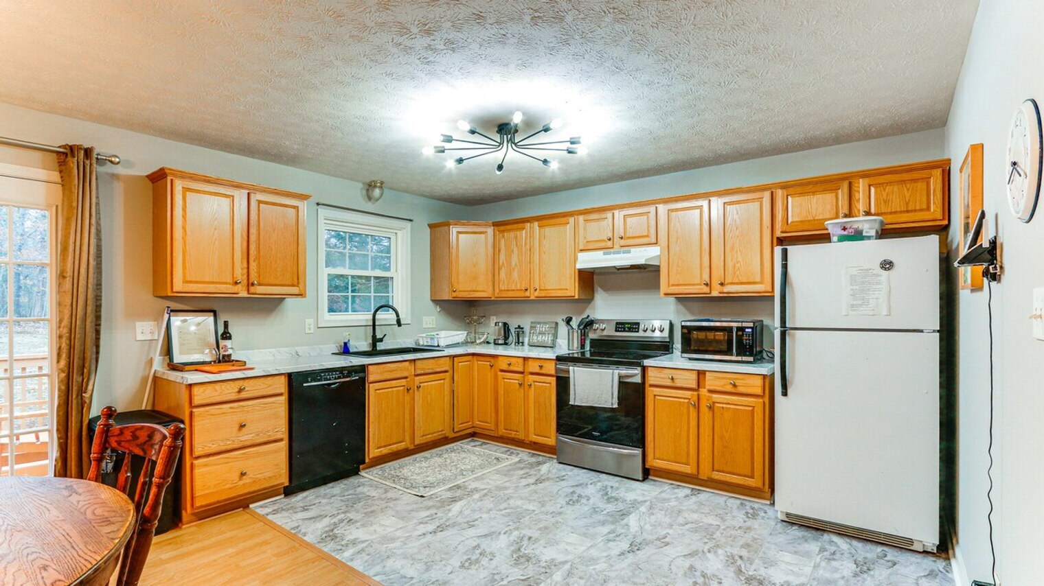 Building Photo - 443 Arrowhead Rd